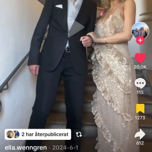 Glittrig långklänning - Söker denna balklänning 32/34/36 xs s