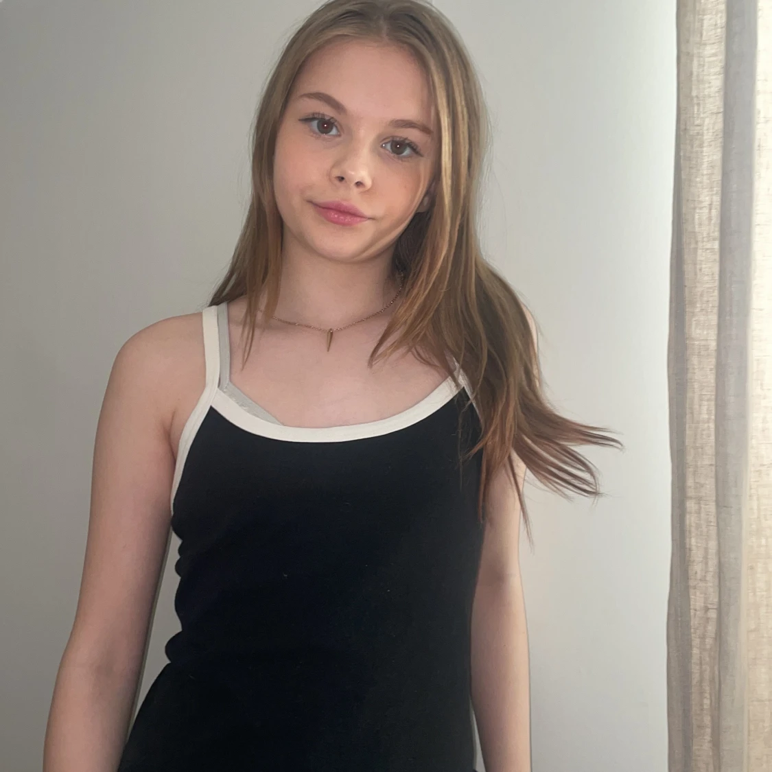 Svart och vit linnetopp - 1