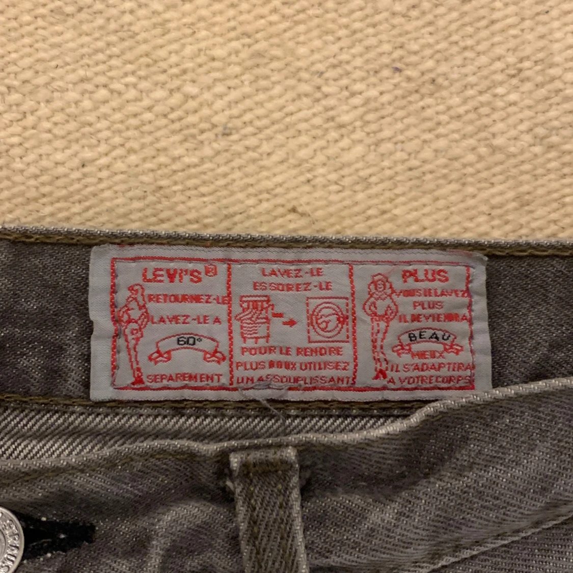 Grå Levis jeans - 2