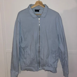 Zipup tröja - Ljusblå Zipuptröja från Asos