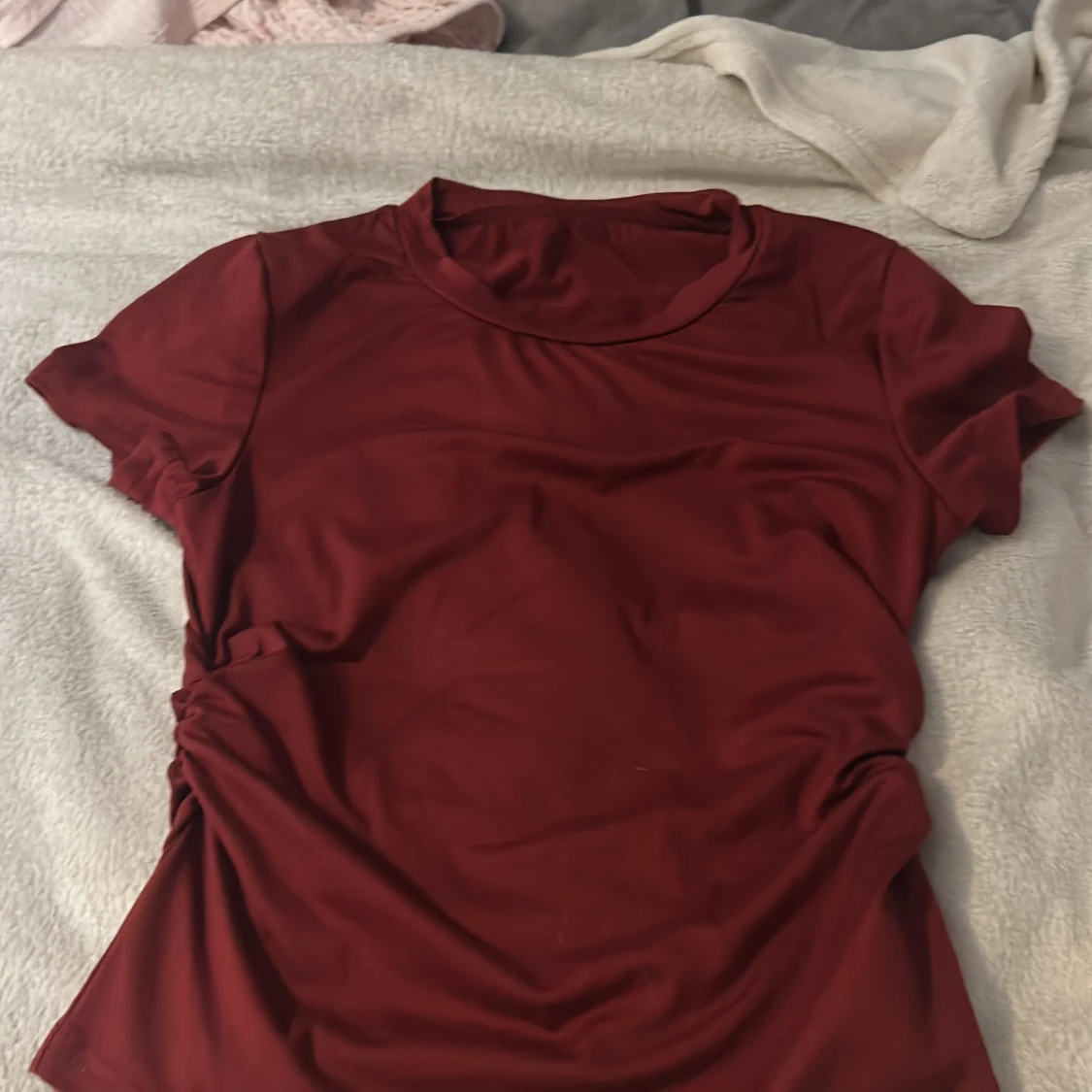 Vinröd kortärmad topp från Shein