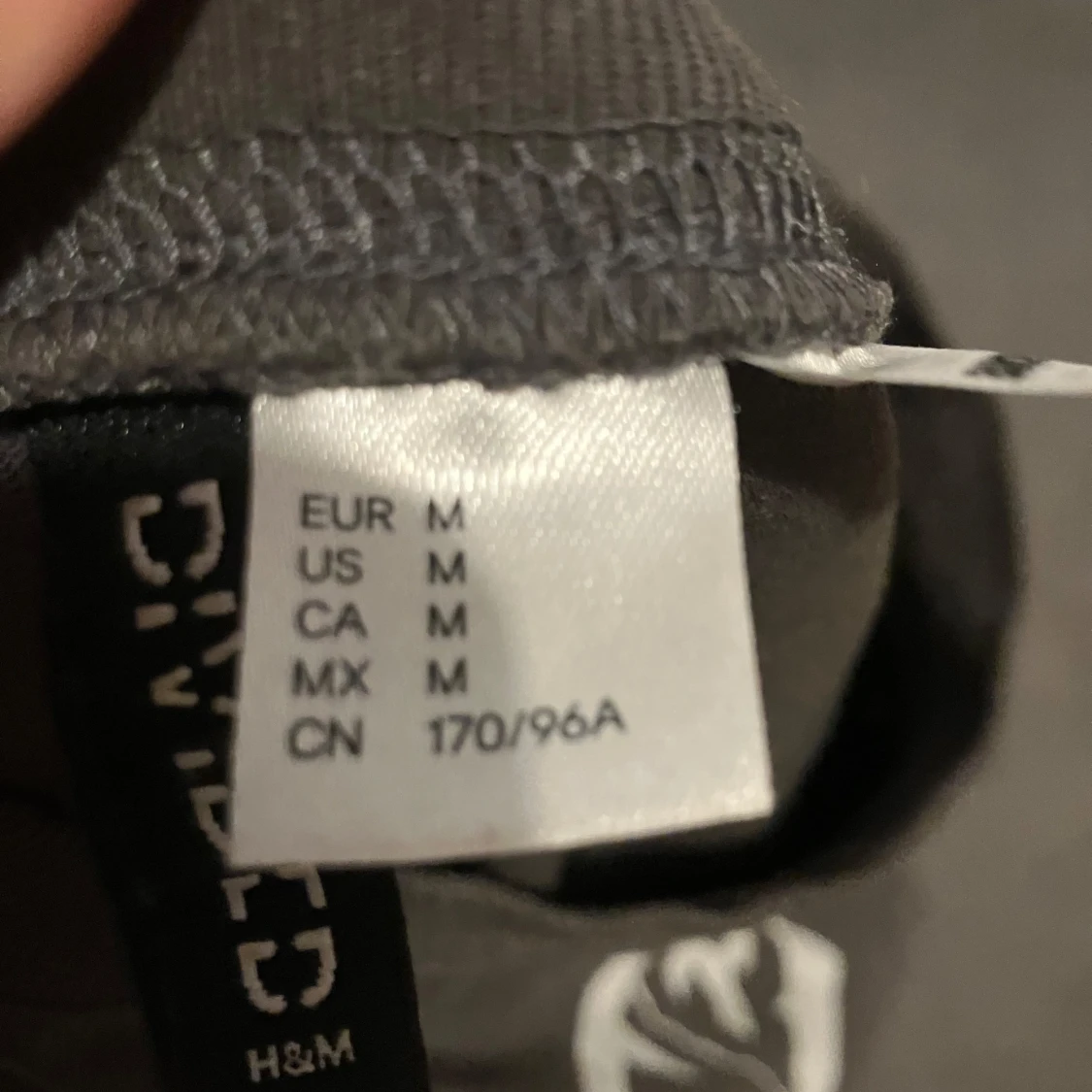 Svart Ramones t-shirt från H&M - 1