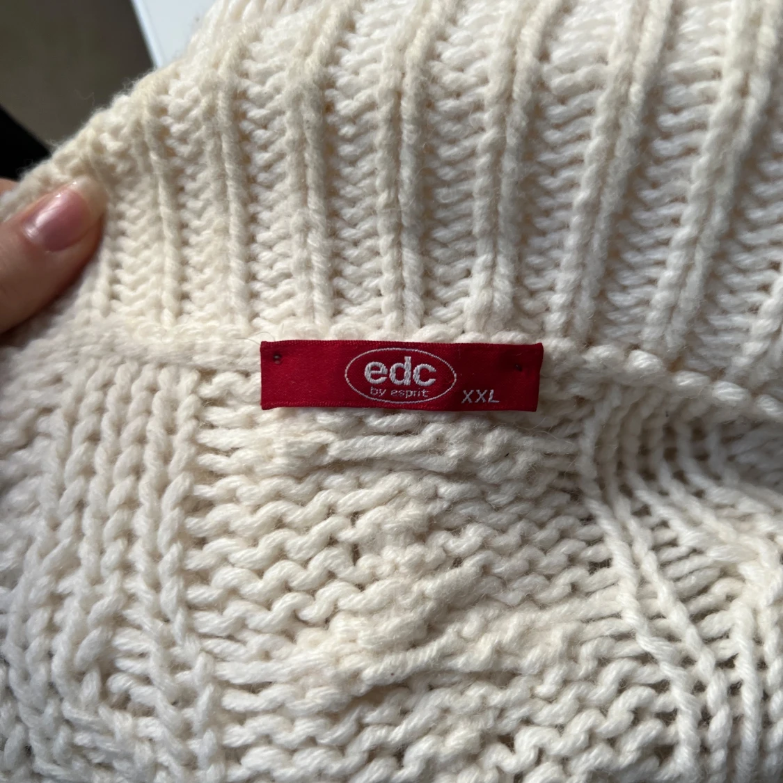 Vit stickad kofta från EDC - 3