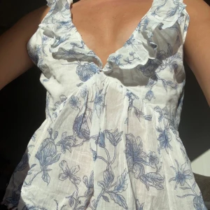 Gina topp - Hej säljer min Gina topp eftersom att dem inte kommit till användning💞