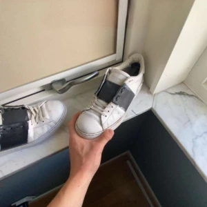 Valentino opens - Svarta valentinos, size 41 passar 42-42,5 inget og, 1200, beaters