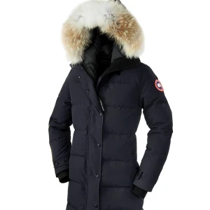 Canada goose shelburne parka - Säljer min jacka som jag använt under två vintrar. Jackan är i bra skick och kan skicka fler bilder om det begärs. Priset kan diskuteras och kan mötas upp i Uppsala. Kan också frakta och då står köparen för frakt.