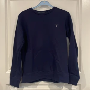 GANT sweatshirt  - Storlek 158/164. 10/10 nyskick.  Ordinarie pris 749 kr.