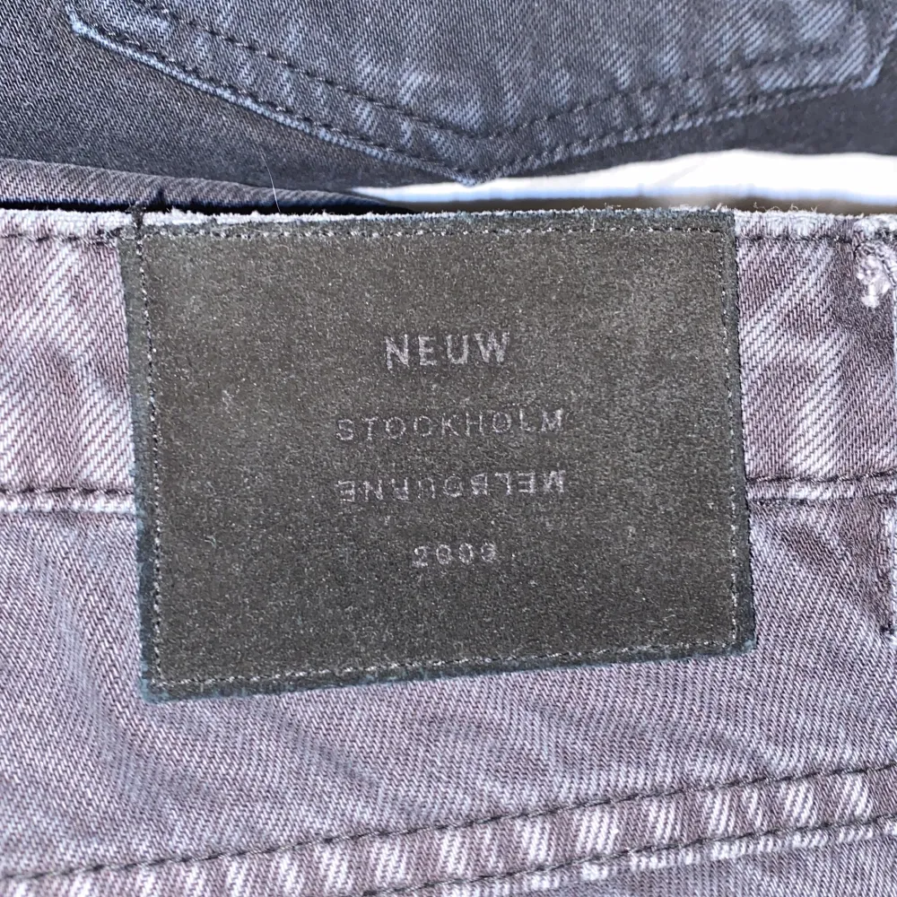 600 kr om du köper alla tillsammans, 200 kr styck separat . Jeans & Byxor.