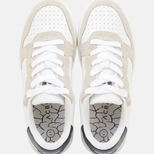 ACBC skor  - Helt nya ACBC skor Finns ett par i 43 och ett par i 44 Kostar cirka 2300kr i butik Kvitto medföljer