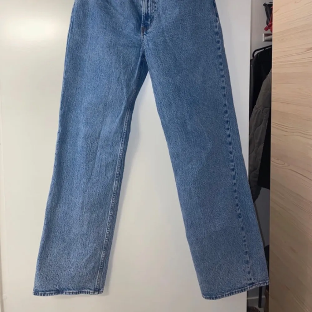 High rise jeans, great condition only worn a couple of times. Size 27/ 4l . Jeans & Byxor.