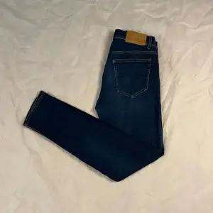 Säljer nu dessa feta Tiger of Sweden jeans | storleken: 31/32 | nypris: 1500kr | mitt pris: 200kr | hör av dig vid frågor//mvh Trend closet 