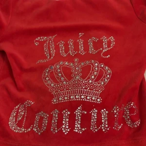 Kofta - jätte fin kofta med diamanter på ryggen. bra skick och jätte skön💕