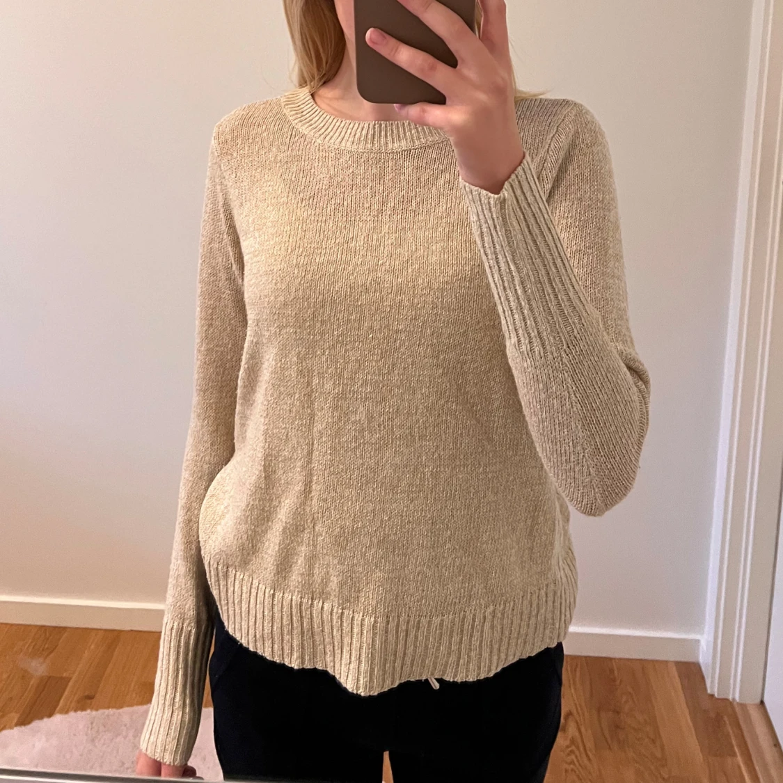 Beige stickad tröja - 90