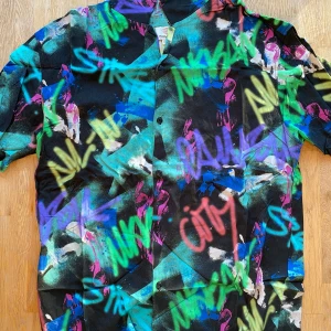 Kortärmad skjorta - Bra skick, använd ett fåtal gånger.