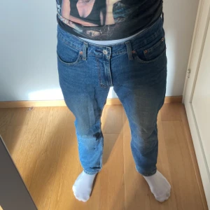 Levis 514 jeans - Jeans från märket Levi’s i en snygg blå färg. Skick 9,5/10, inte använda mycket. Storlek 30/30 i modellen 514. Nypris ca 1100-1300, mitt pris 449