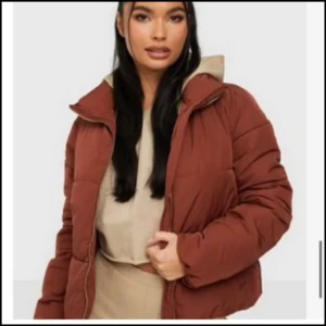 Höstjacka ny - Oanvänd. Från nelly