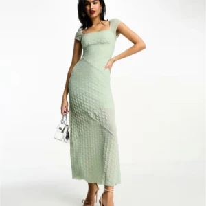 Salviagrön klänning - Storlek eu 36, salviagrön, använd en gång.