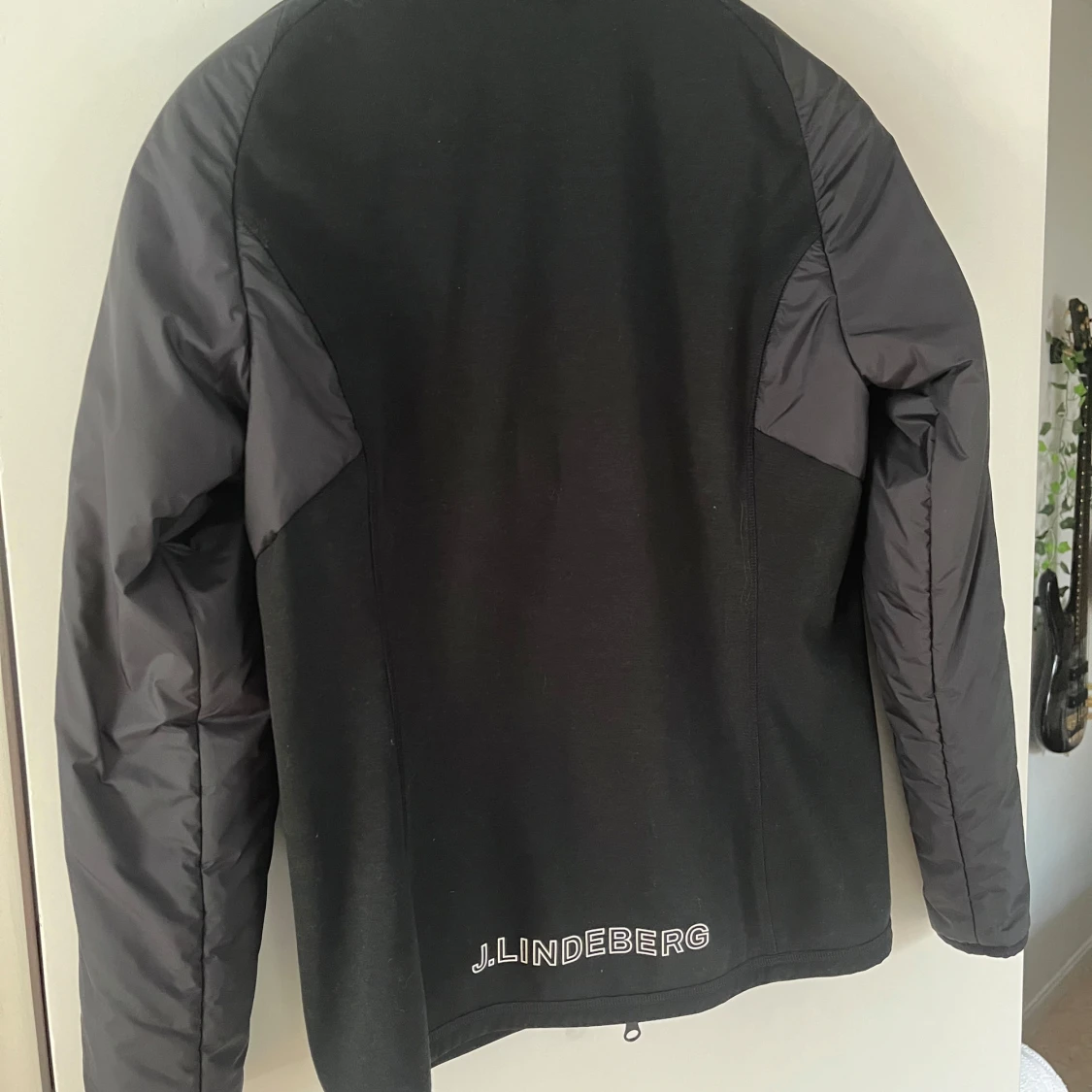 Grå/svårt J.Lindeberg jacka - 91