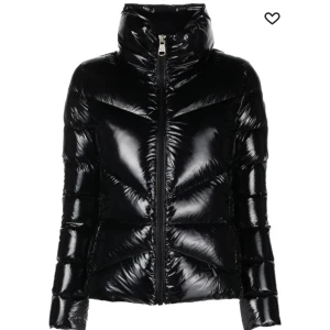 Colmar jacka  - Säljer min colmar jacka som är använd 1 vinter. Inga slitningar på jackan. Köpte för 5000kr. Priset kan diskuteras 