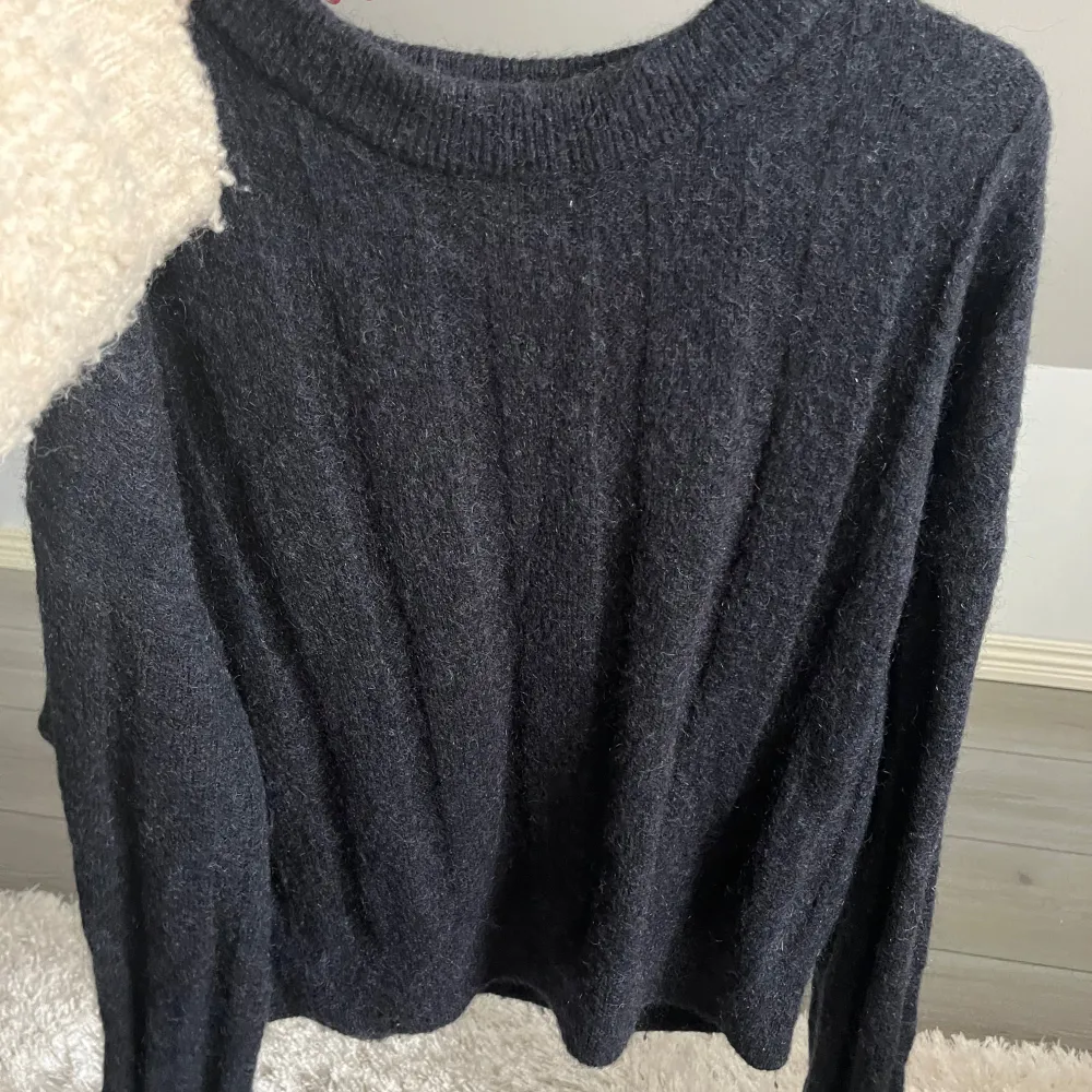 Jätte bra skick och använd fåtal gånger. Storlek S💞. Neuleet.