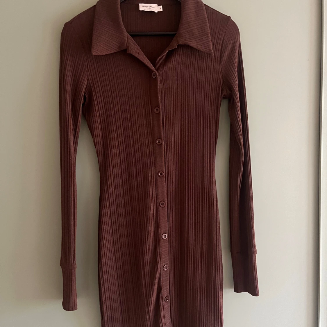 Brun kort klänning  - 91