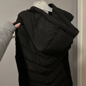 Zara väst - Passar fint men är inte min stil  