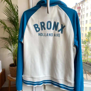 Puma sweatsuit storlek L (barn) - Köpt second hand men aldrig använt! Passar kvinna storlek s lite oversized. 