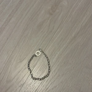 ❤️armband❤️ - Den är ifrån Thomas sabo charm club, den är helt ny❤️ jag köpte för 700kr❤️