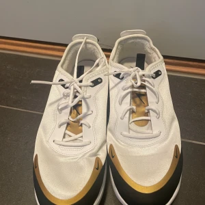 Nike Air Max Dia - 37,5, mycket bra skick. 