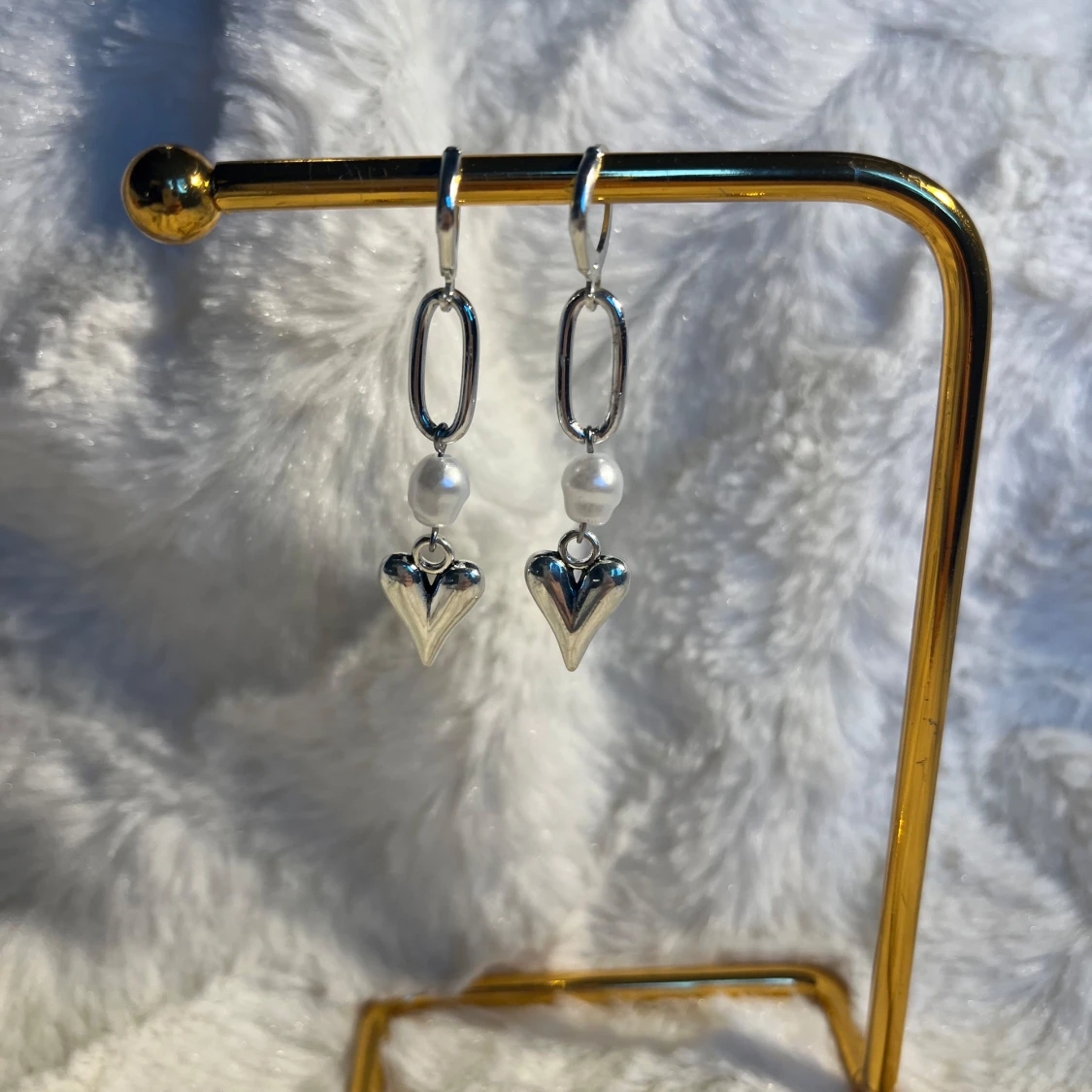 Fina långa hjärt örhängen 💗 - 90