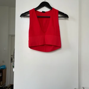 Topp Urban Outfitters  - Bra skick och perfekt nu till hösten