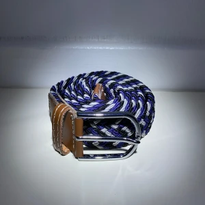 Två flätade bälten  - Två feta flätade bälten i 107cm knappt använd. Inga synliga skador.