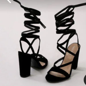 Svarta klackar  - I jättebra skick