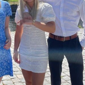 Studentklänning  - Så fin klänning säljes använd 2 gånger