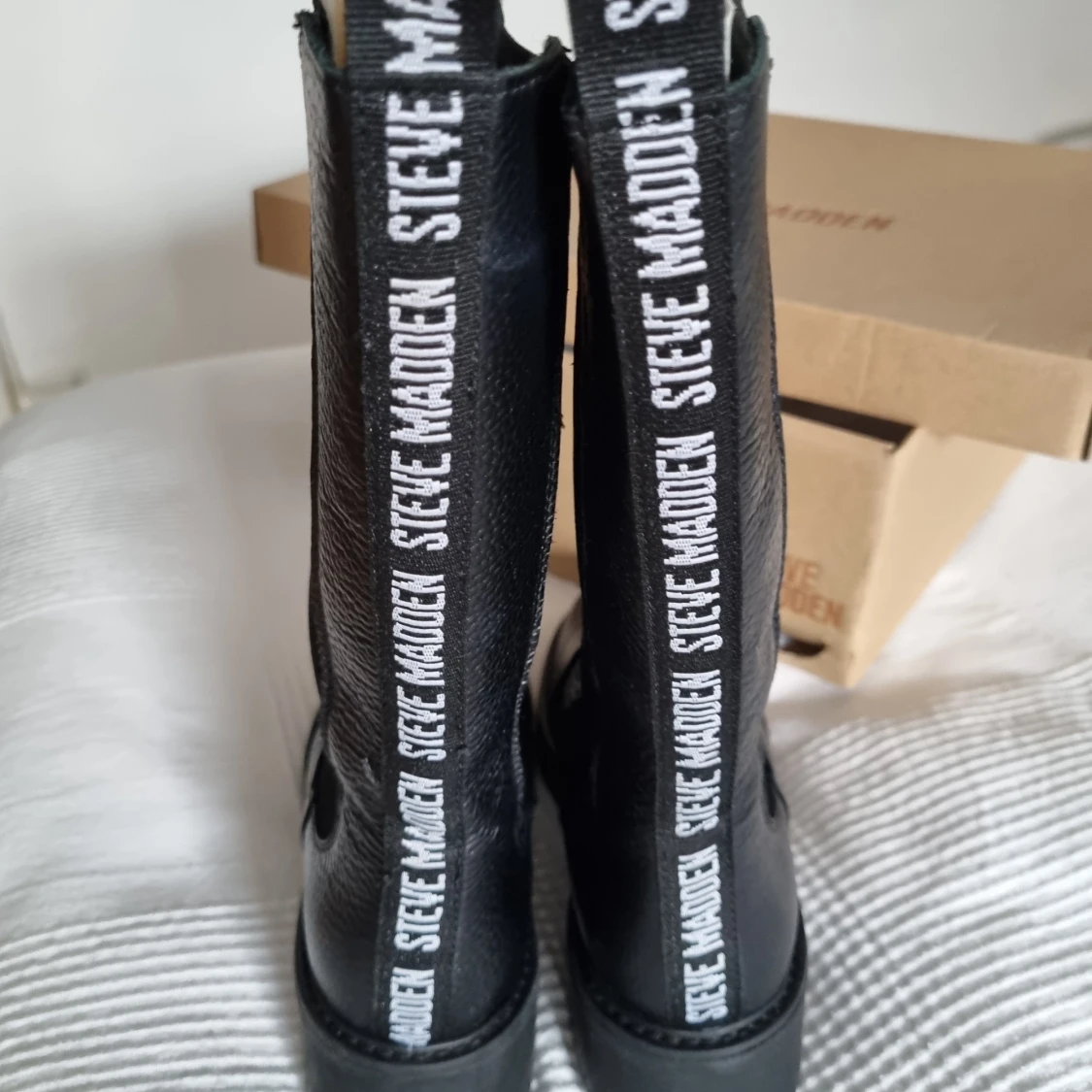 Svarta läderstövlar från Steve Madden - 93