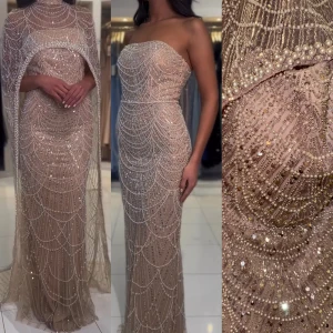 Festklänning  - Köpt från Dressroom Linné i Göteborg. Min klänning är i färgen dusty rosé alltså lite mer rosa än vad den är på modellen.  Släp tillkommer, skriv för fler bilder. Vid snabb affär så kan priset diskuteras. Finns i Stockholm/ Norsborg