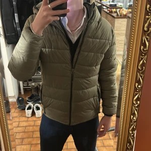 Fin pull&bear jacka(vinter/höst - Säljer då jag köpt nya jackor 