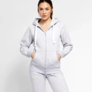  Russemerch Set - ✨Russemerch Set ✨                                                     • Tröjan: XS  -  Byxor: S     (Passar på M och L)                                             • Säljer då jag valde en för stor storlek.              • Använda några få gånger                                                                            Säljer byxorna för 450kr+frakt och tröjan för 700kr+frakt men när jag får byxorna sålda sänker jag tröjan till 600-650kr. Kan byta med mot något i samma prisklass med. ❤️