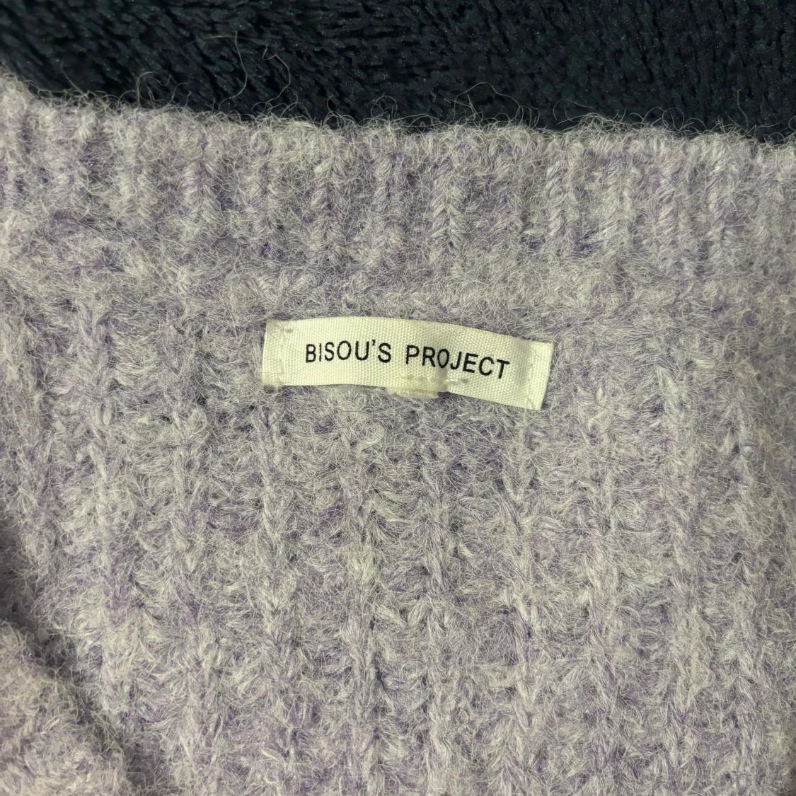 Ljuslila fluffig tröja från Bisou's Project - 2