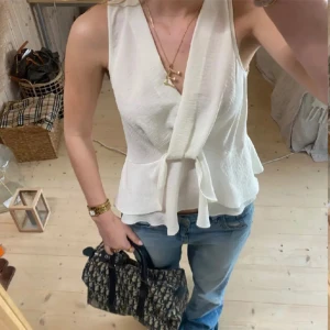 Blus - SUPER snygg topp!!❤️❤️