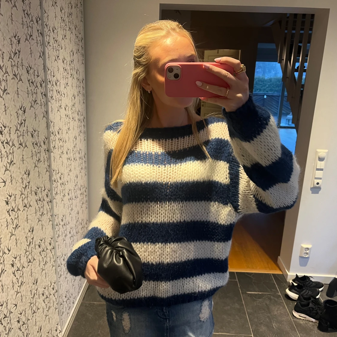 Randig stickad tröja i blått och vitt🫐💗 - 1