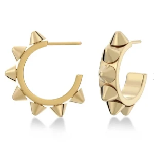 Edblad Guldörhängen med nitar - Snygga guldörhängen i form av ringar med nitar runtom. De är i guld, nypris: 400, endast använda 2 gånger .kom privat för fler bilder🥰