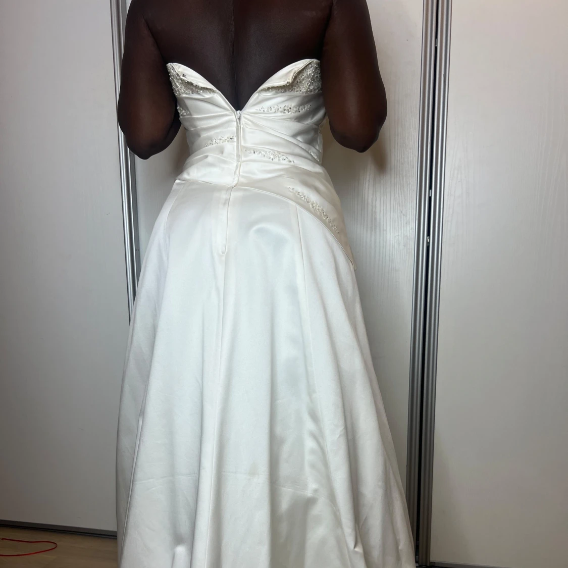 Vit bröllopsklänning - 2