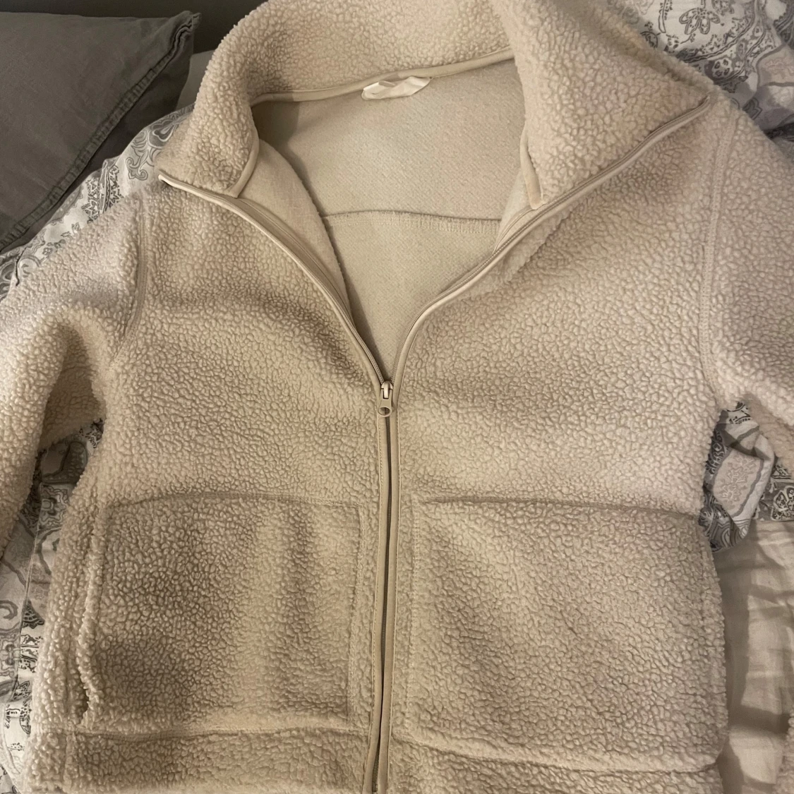 Krämvit teddyjacka HM