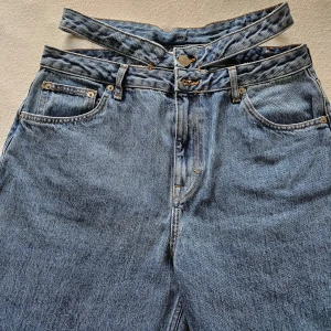 PULL & BEAR  BLUE DOUBLE-WAISTED WIDE LEG JEANS - Jeans baggy  Dubbel midja  Aldrig använd!!!