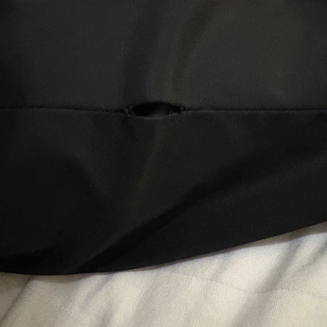 Svart trenchcoat med bälte - 92