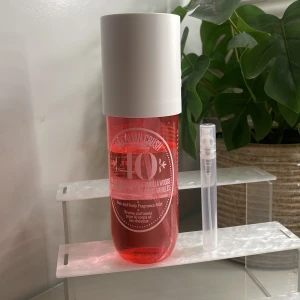 5ml‼️Sol de Janeiro 40 - 5 ml splitt av sol de Janeiro 40‼️🤍observera att de är 5ml sprejflaska. Perfekt om du vill testa doften 