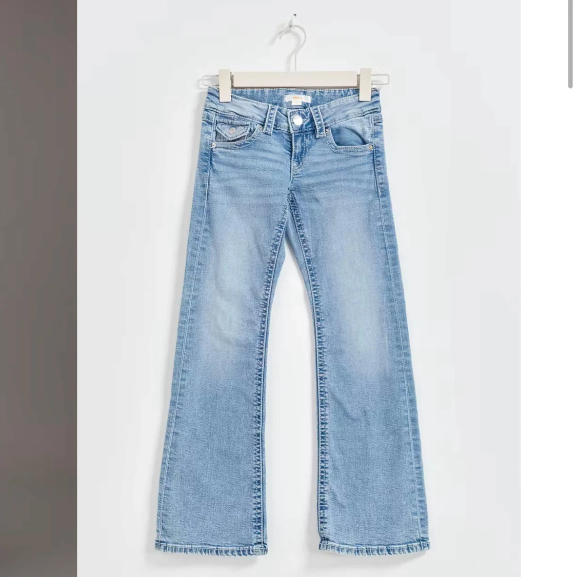 Blå bootcut jeans