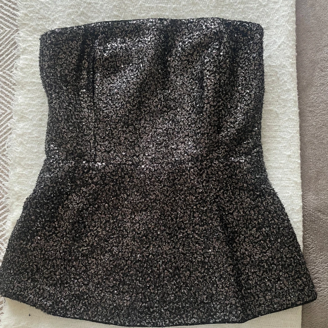 Svart glittrig topp - 2