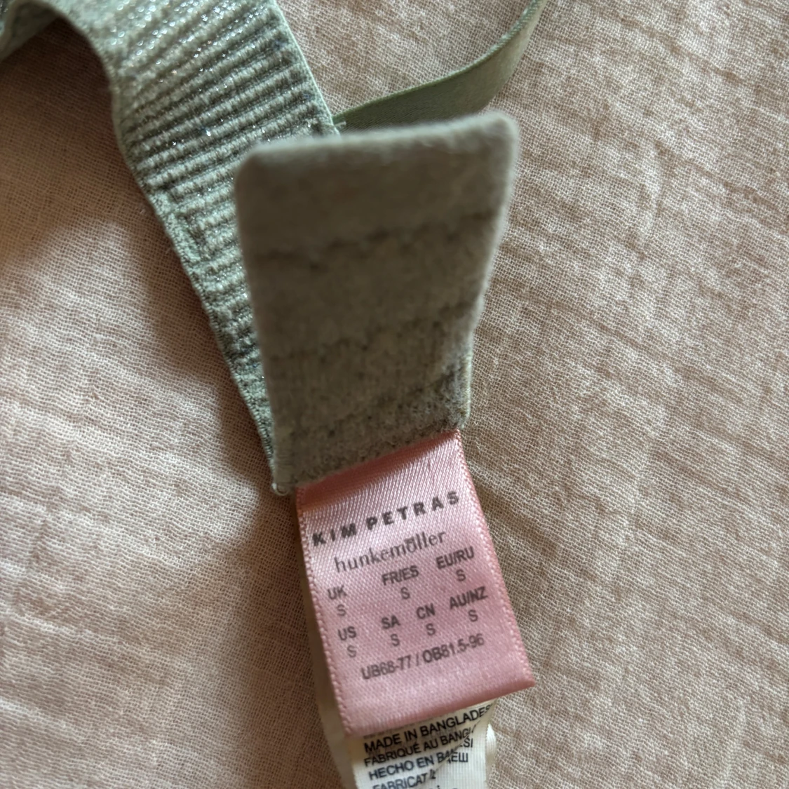 Grön spets bralette från Hunkemöller - 91